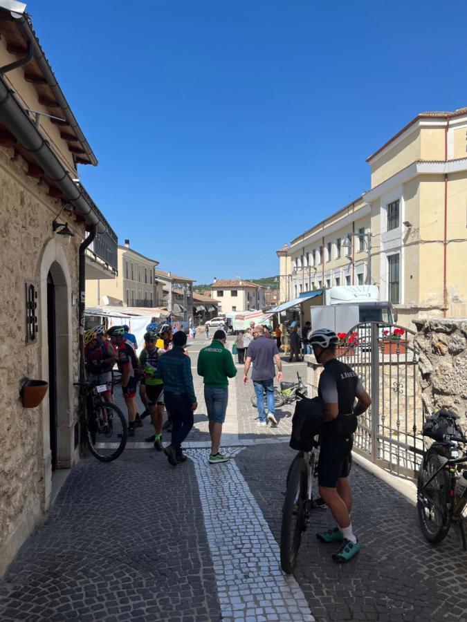 Da Sciuri Case Vacanza Barisciano Luaran gambar